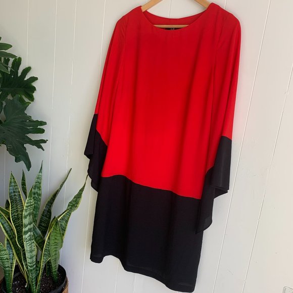 Gorgeous Flared Sleeve Dress - Picture 2 of 6